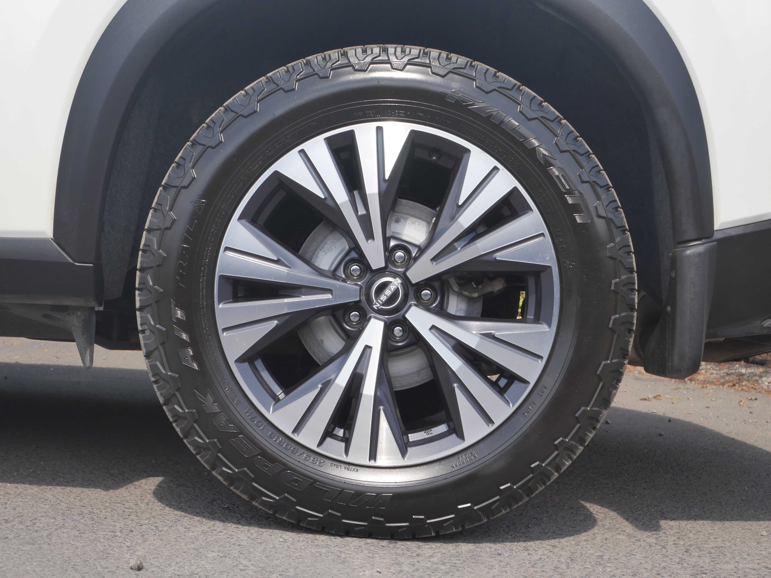 Certified Used 2023 Pearl White Tricoat Nissan SV image 16