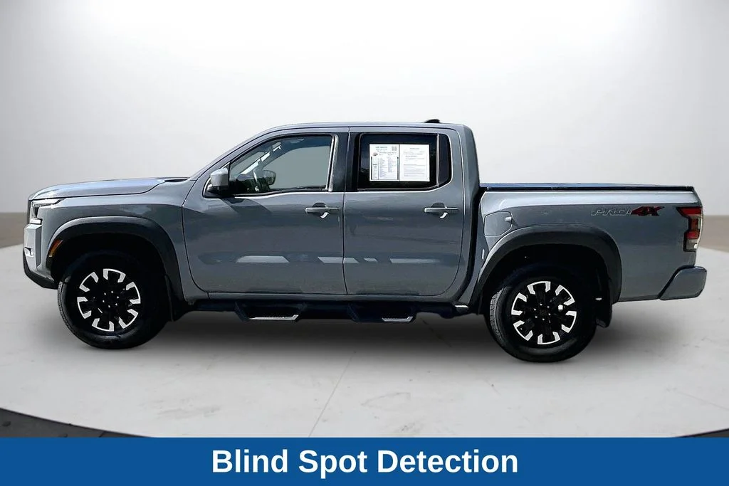 Used 2022 Pearl Nissan PRO-4X image 6