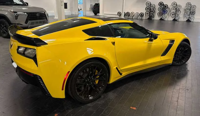 Used 2016 Corvette Racing Yellow Tintcoat Chevrolet Z06 2LZ image 4