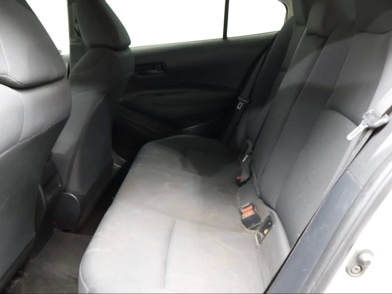 Used 2022 Classic Silver Metallic Toyota LE image 9