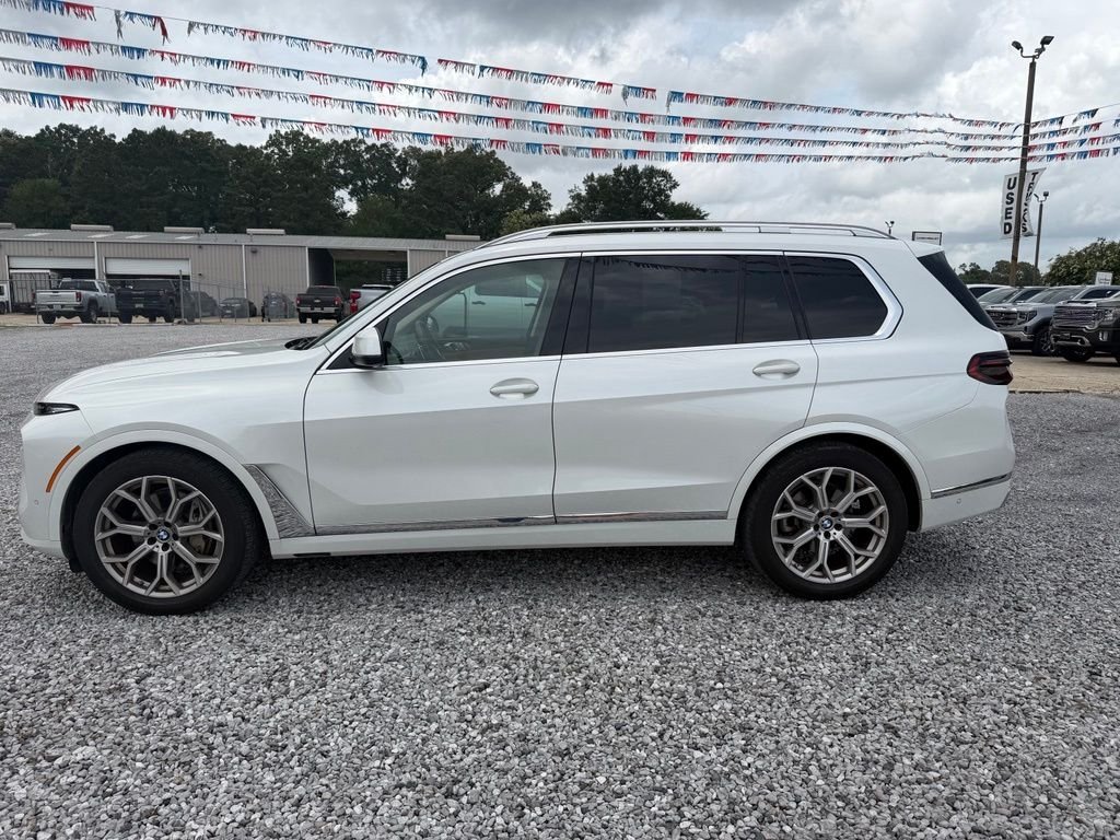 Used 2024 White BMW xDrive40i image 7