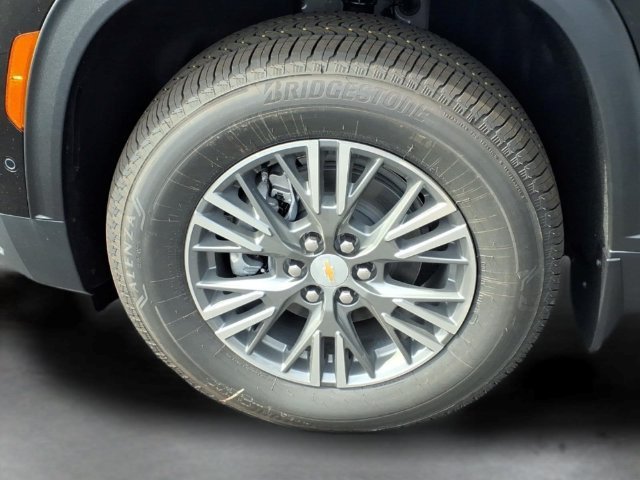 New 2027 Mosaic Black Metallic Chevrolet LT image 16