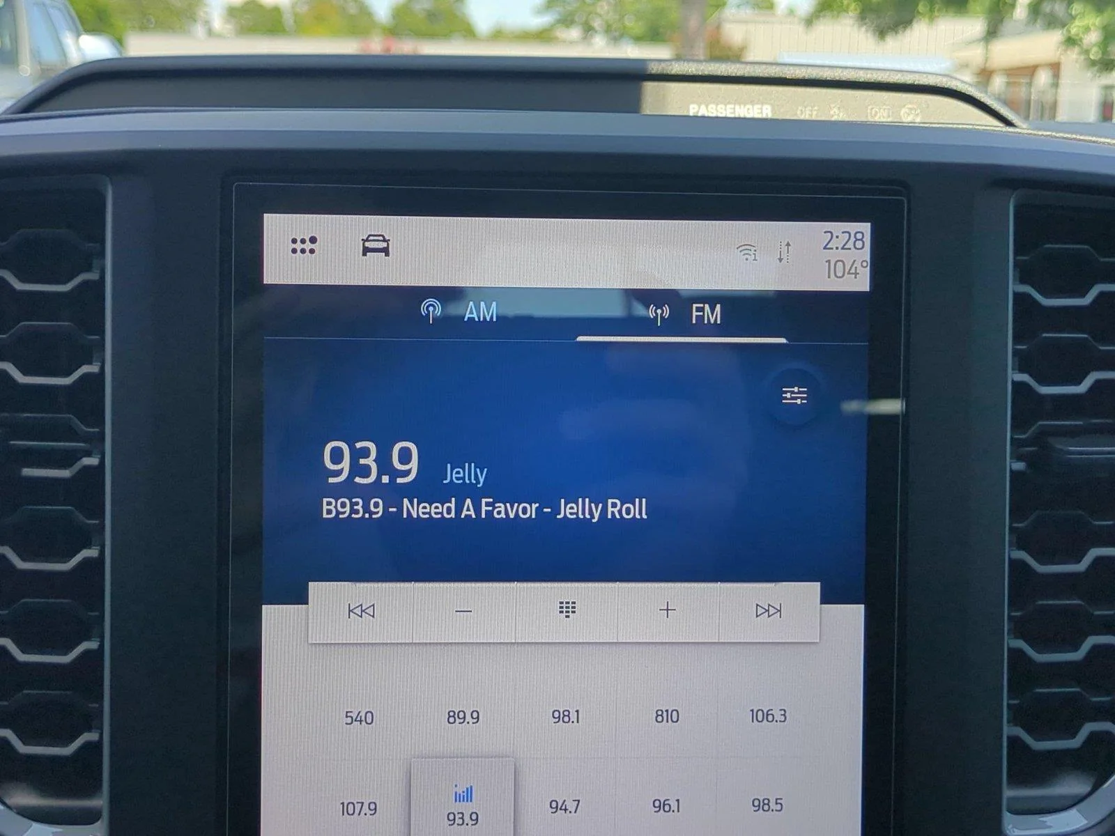 Used 2025 Carbonized Gray Ford XL image 25