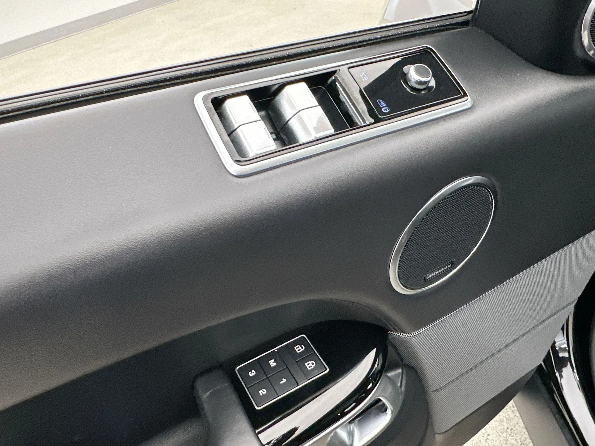 Used 2021 Black Land Rover HST image 23