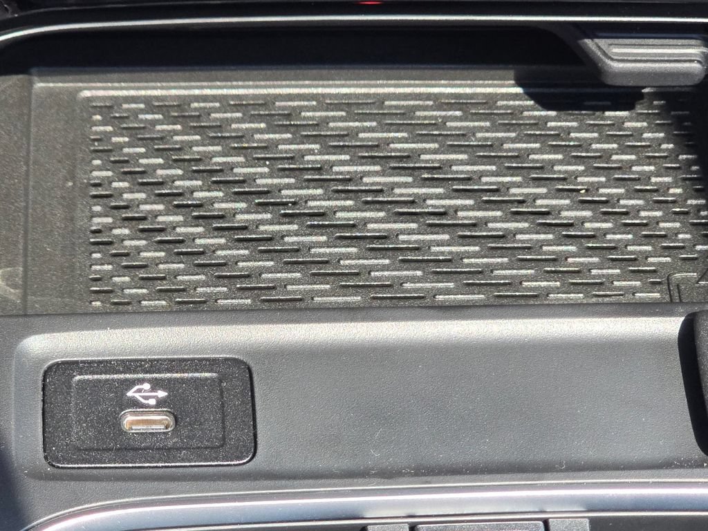 New 2026 Mountain Grey Metallic Mercedes-Benz GLB 250 image 70