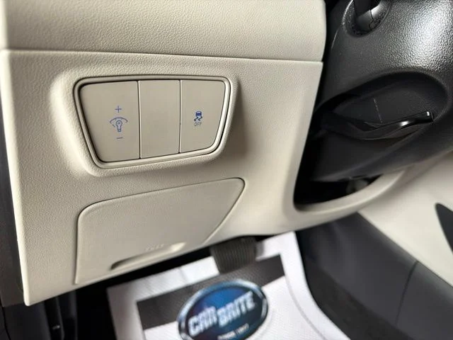 Used 2022 Red Hyundai SEL image 19