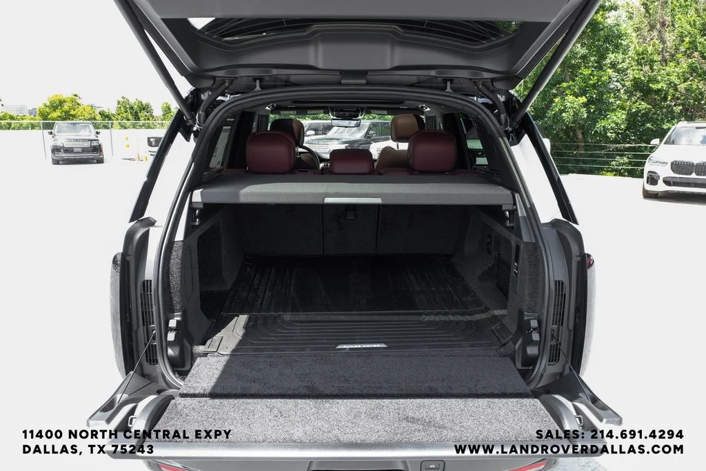 New 2026 Fuji White Land Rover SE image 58
