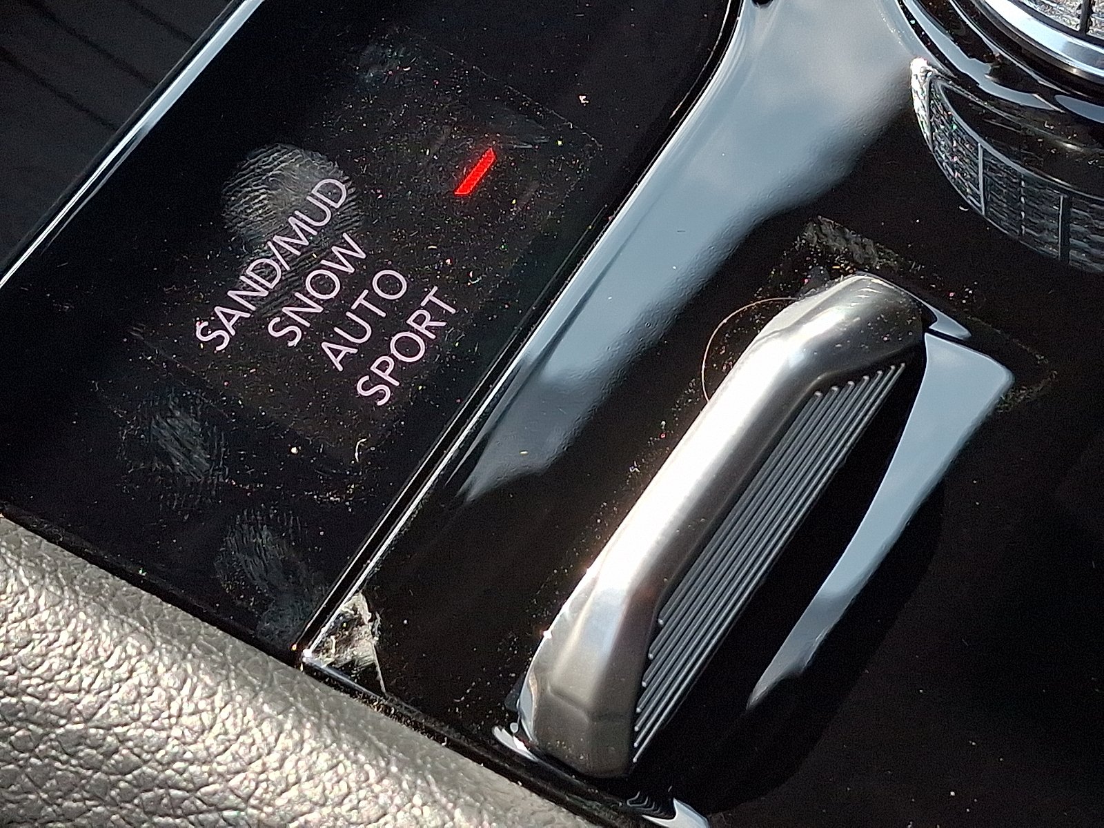 New 2027 High-Gloss Black Paint Jeep Laredo Altitude 4x4 image 15