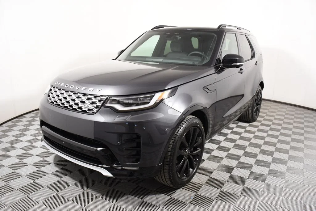 2026 Land Rover Discovery P360 Gemini Edition's photo