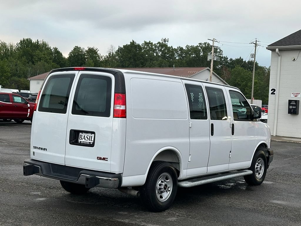 Used 2025 Summit White GMC Work Van image 5
