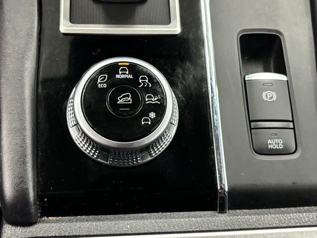 Used 2024 Gray Mitsubishi  image 33