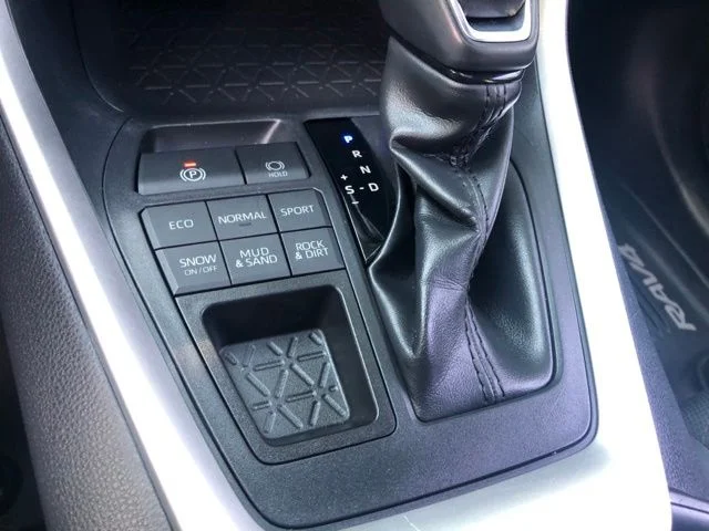 Used 2019 Silver Sky Metallic Toyota XLE image 33