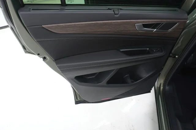 New 2026 Avocado Green Pearl Volkswagen 2.0T SEL image 19
