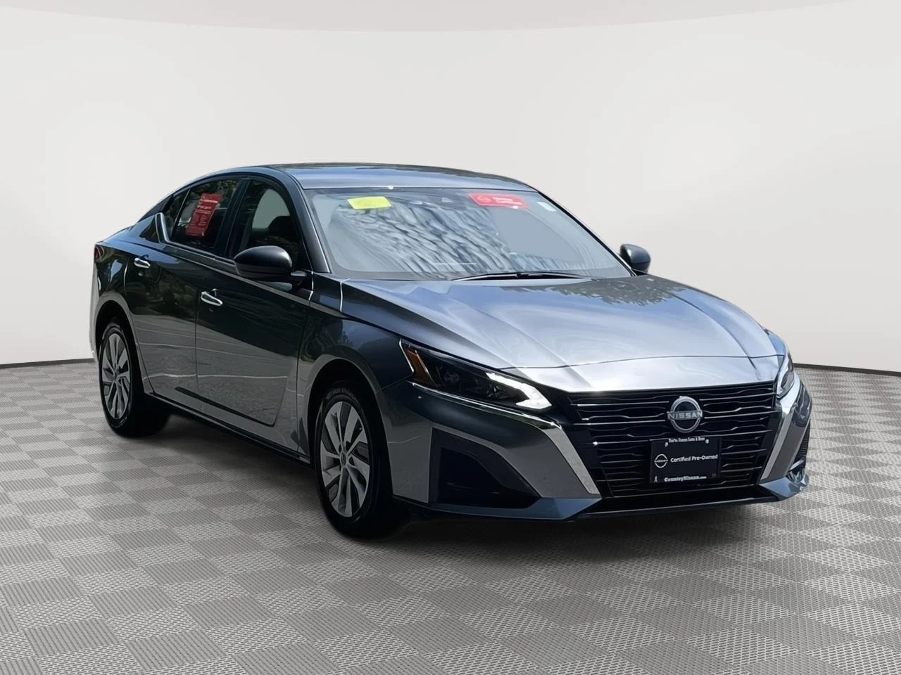 Certified Used 2025 Gun Metallic Nissan S image 3