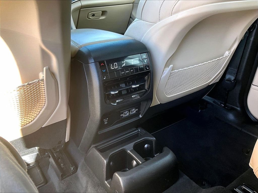 Used 2023 Metallic Jeep Limited image 28
