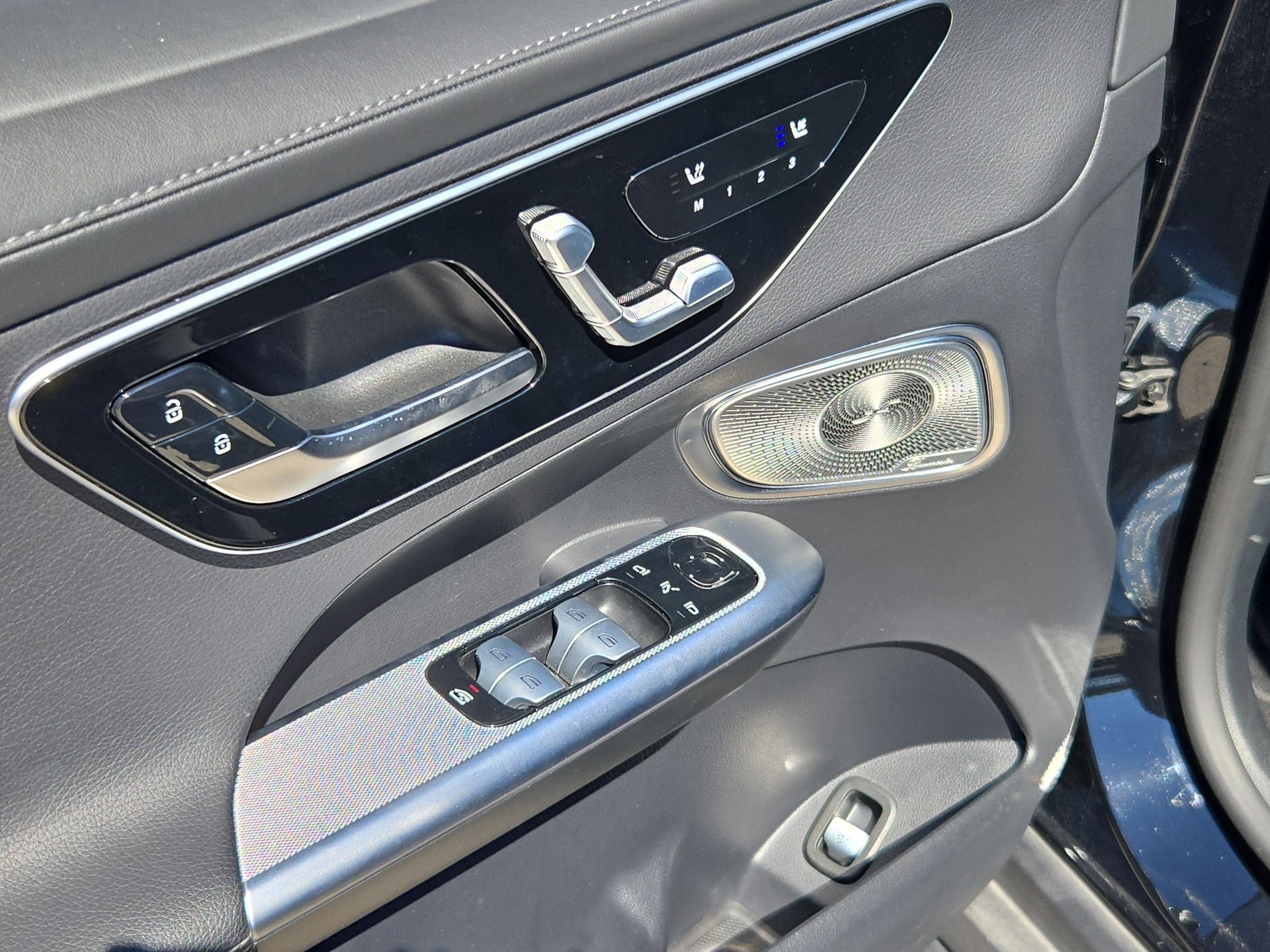 Used 2023 Black Mercedes-Benz GLC 300 image 12