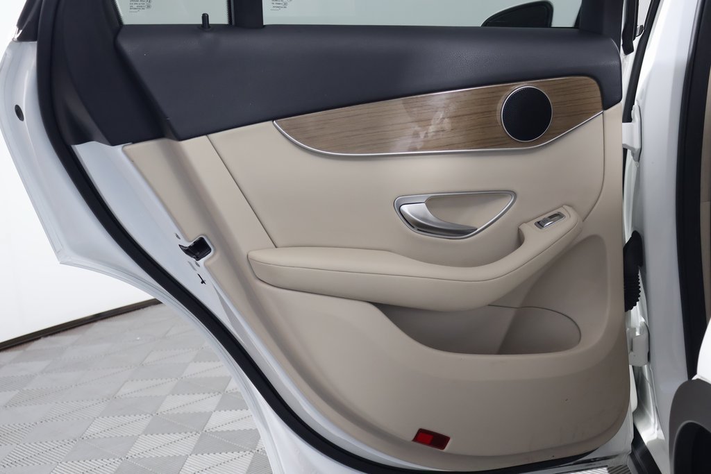Used 2018 Polar White Mercedes-Benz GLC 300 image 13