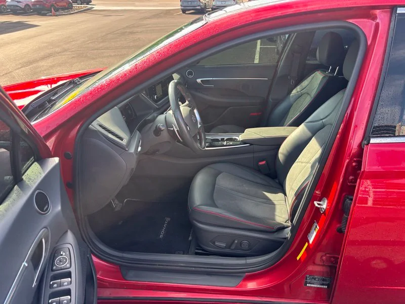 Used 2021 Red Hyundai SEL Plus image 9