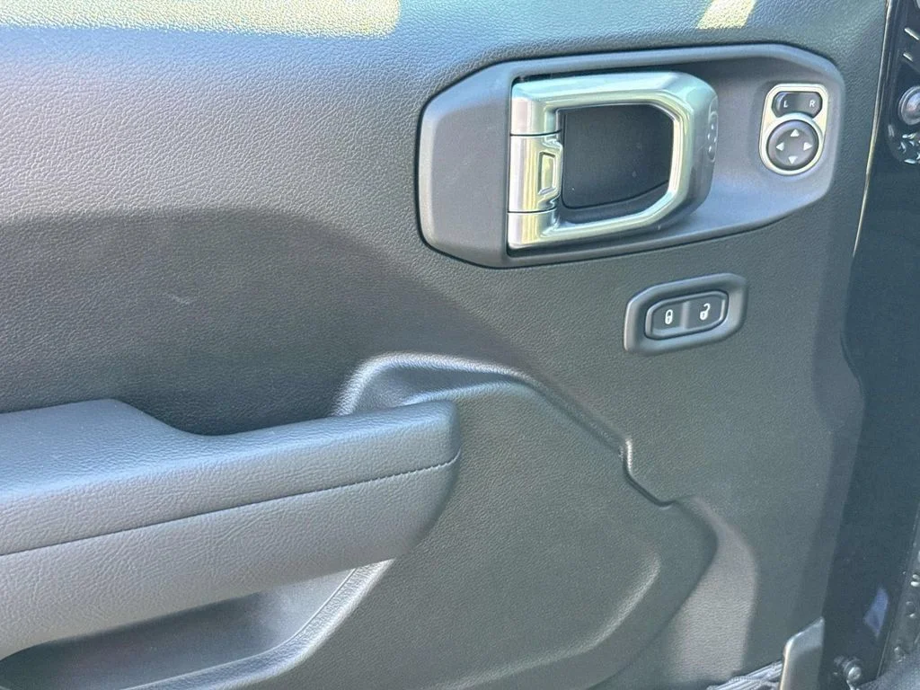 New 2026 Black Clearcoat Jeep Rubicon image 18