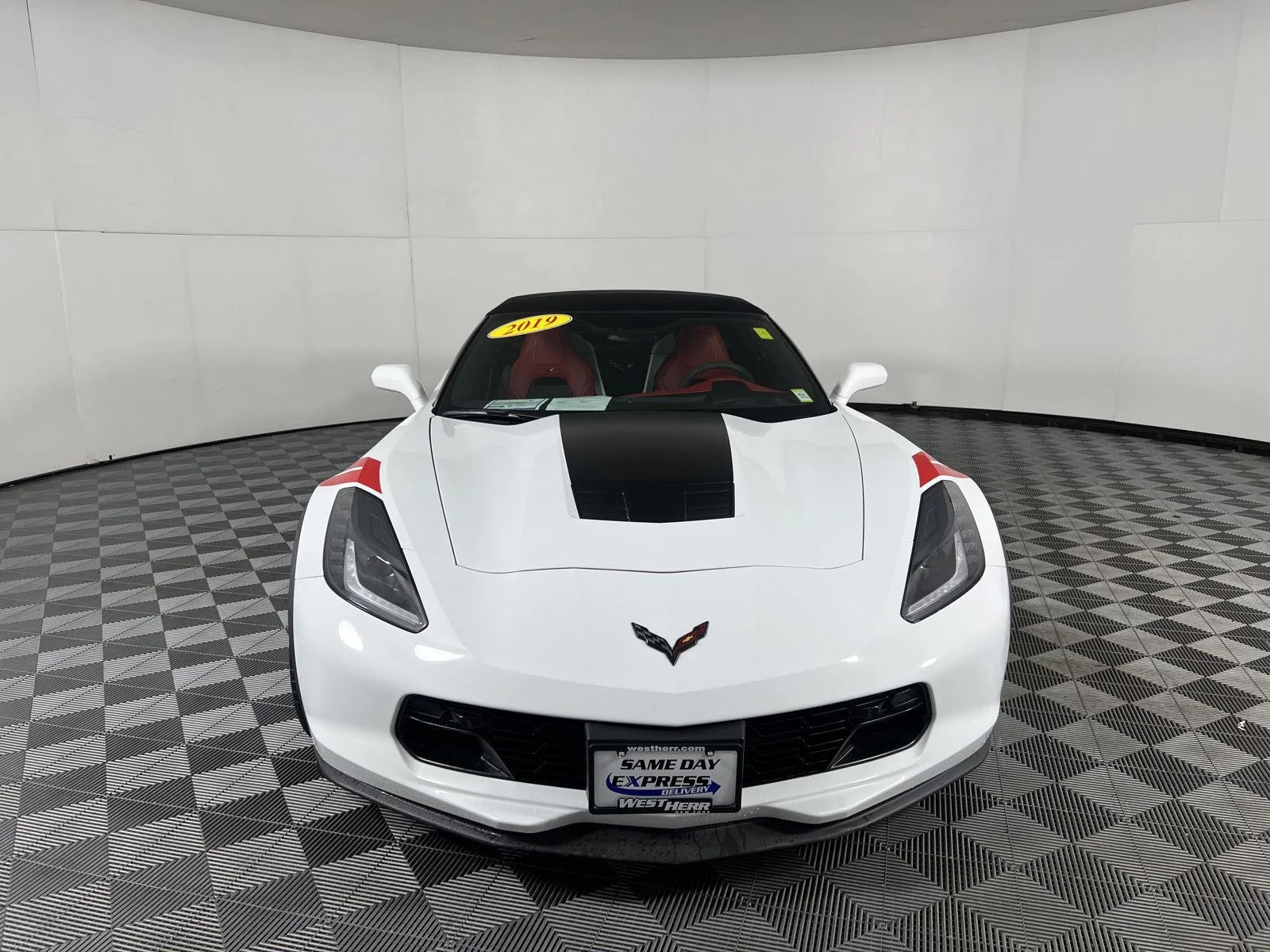 Used 2019 ARCTIC WHITE Chevrolet Grand Sport 2LT image 9