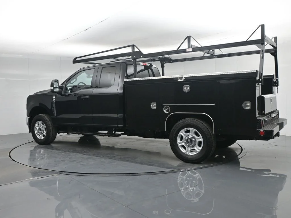New 2026 Black Ford XLT image 5