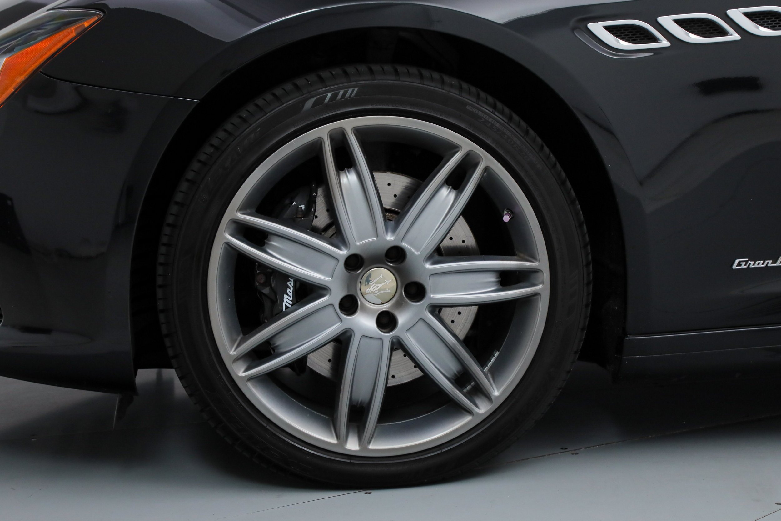 Used 2018 Black Maserati S Q4 GranLusso image 19