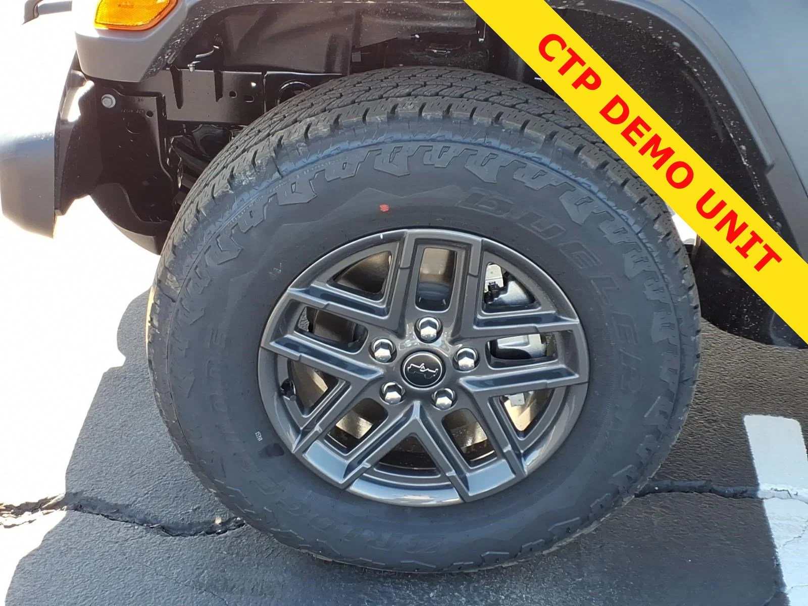 New 2026 Bright White Clear-Coat Exterior Paint Jeep Sport image 21