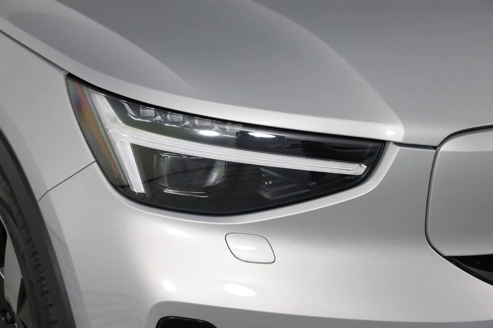 Used 2023 Silver Volvo Ultimate image 24