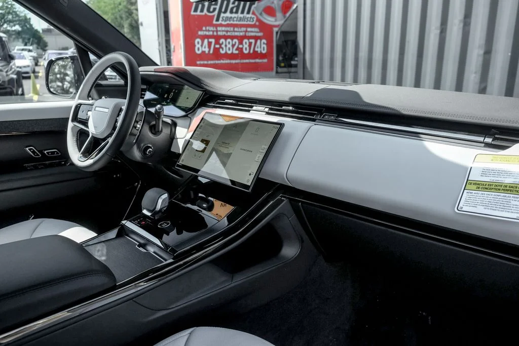 New 2027 Varesine Blue Land Rover Dynamic SE image 23