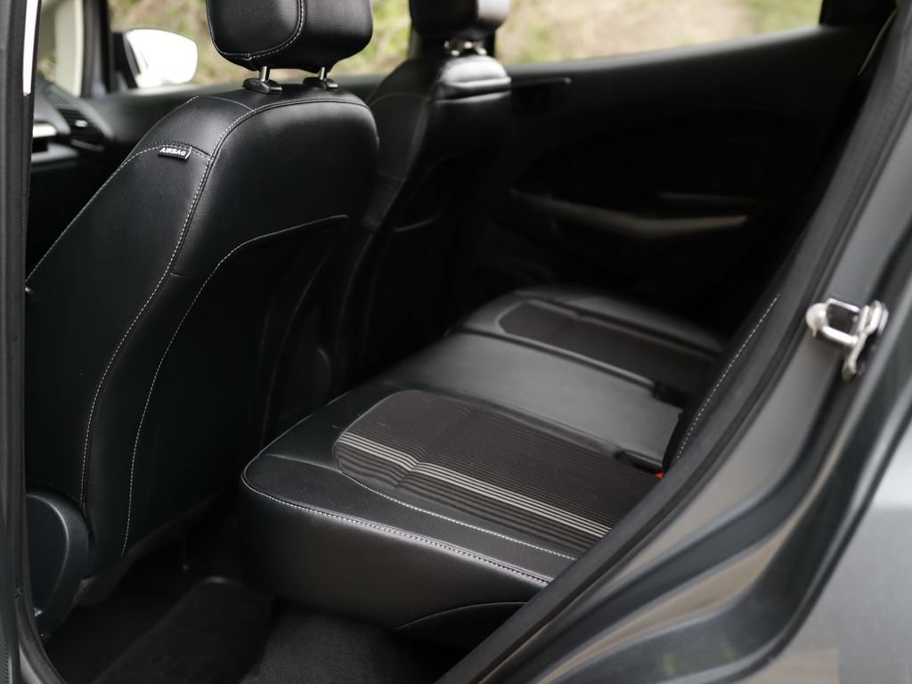 Used 2020 Gray Ford SES image 24