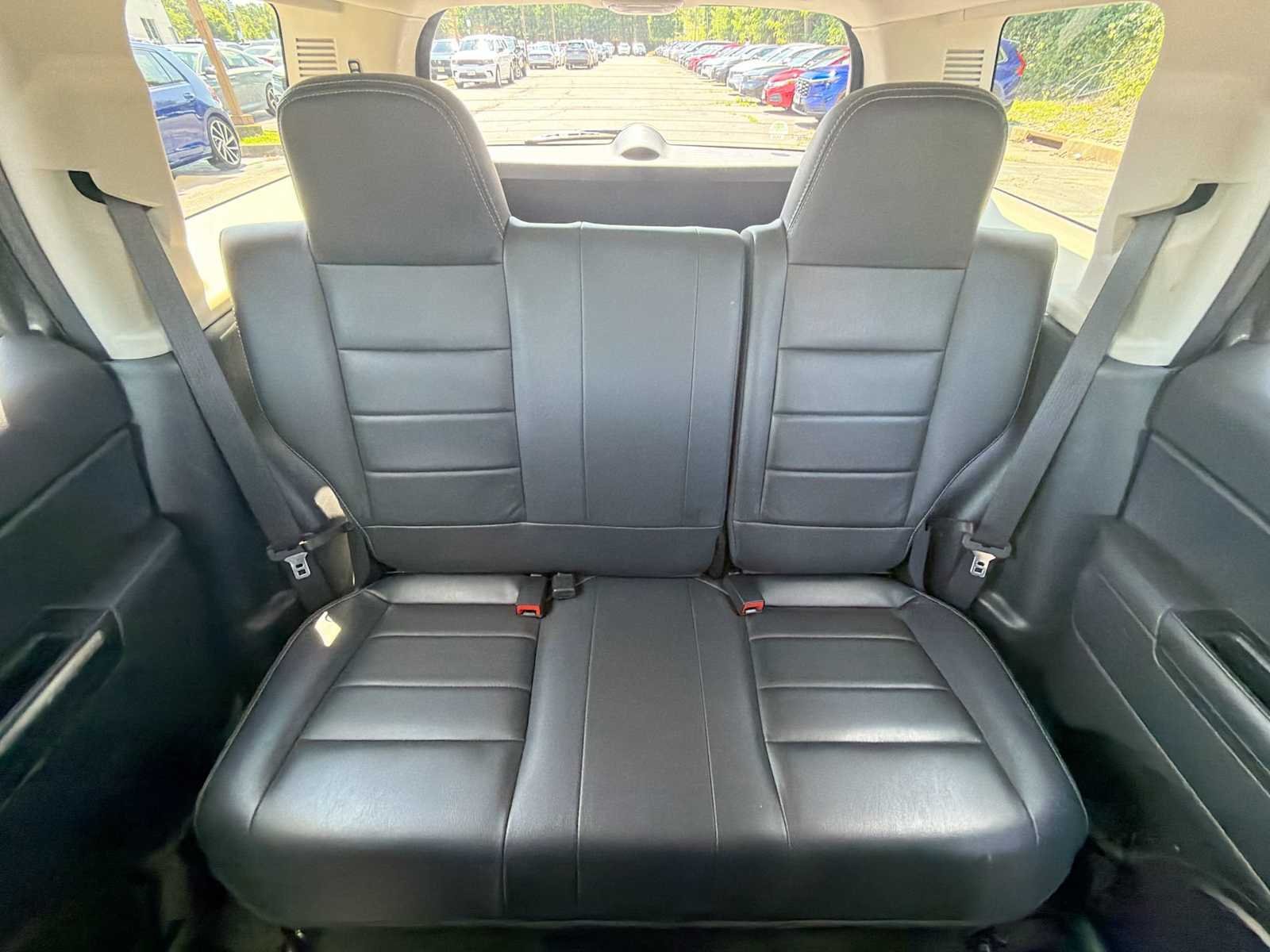Used 2016 Granite Crystal Metallic Clearcoat Jeep High Altitude Edition image 13