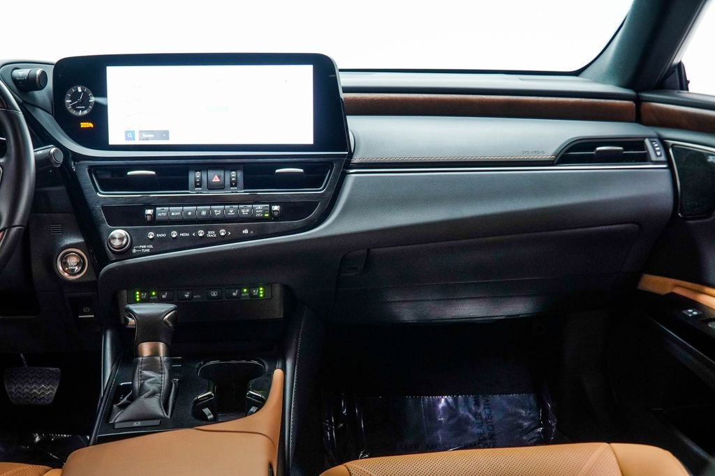 Used 2025 Silver Lexus 350 Ultra Luxury image 18
