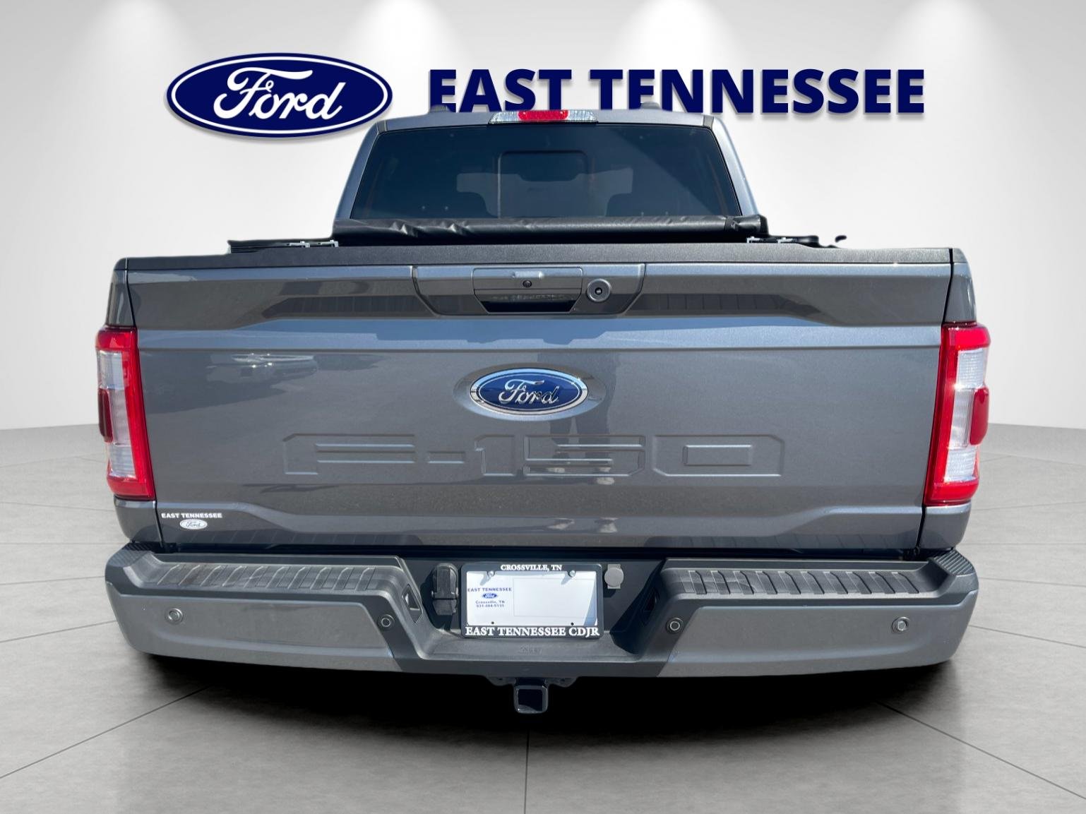 Used 2023 Gray Metallic Ford Lariat image 4