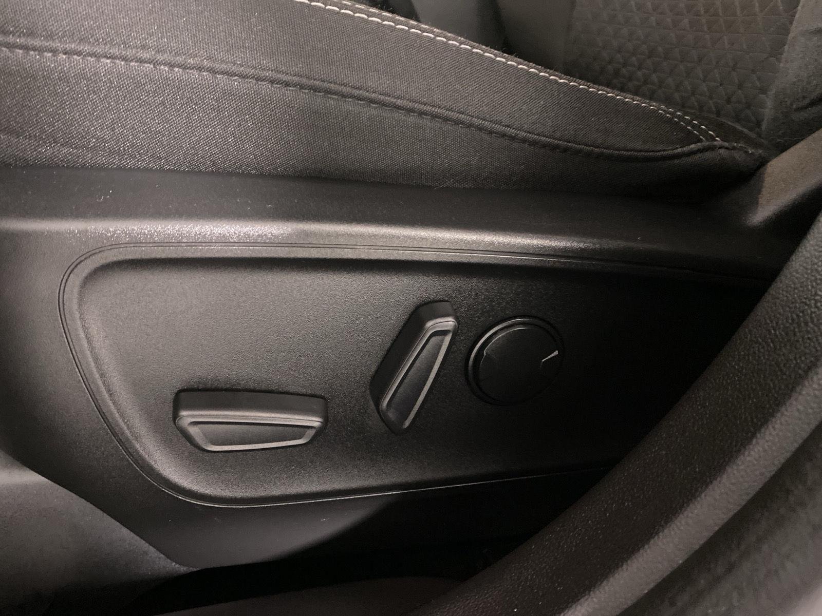 Used 2023 Cinnabar Red Ford Active image 21