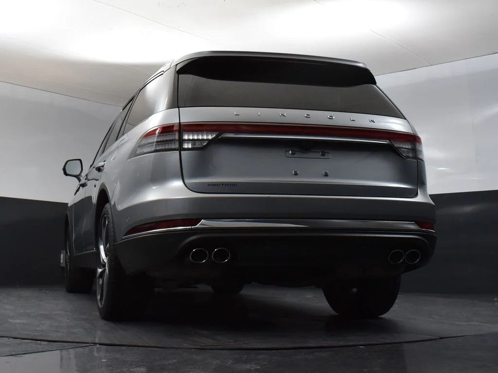 Used 2024 Silver Lincoln Reserve image 30