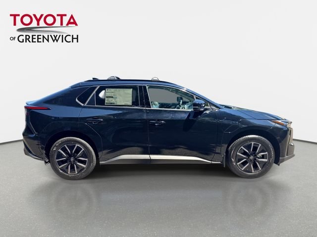 New 2026 Midnight Black Metallic Toyota XLE image 2