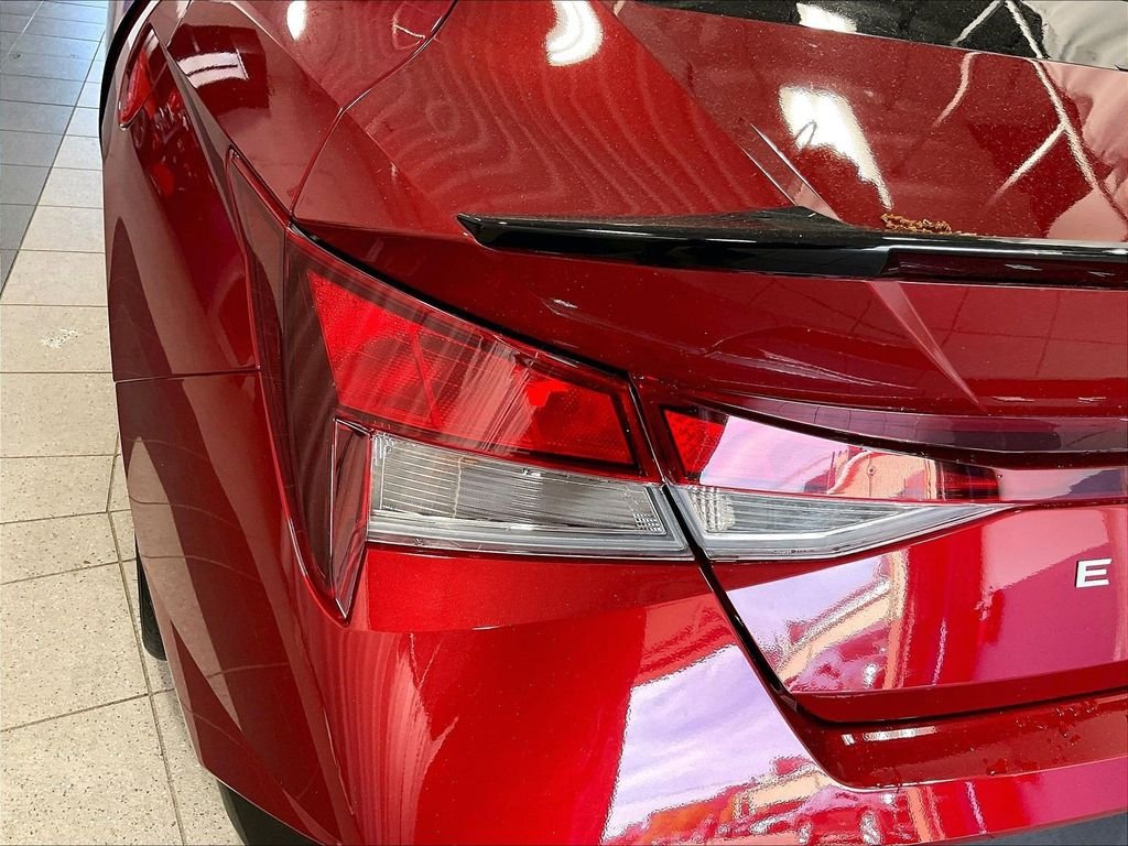 Used 2025 Red Hyundai SEL Sport image 32