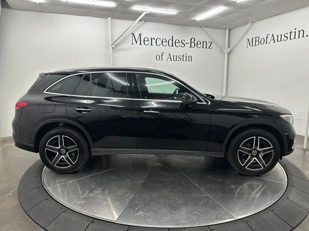 New 2027 Black Mercedes-Benz GLC 300 image 8