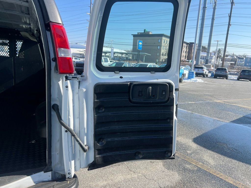 2024 GMC Savana Cargo Work Van - Photo 8