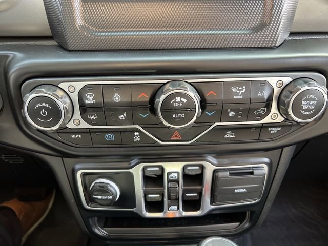 Used 2023 Black Jeep 4x4 image 34