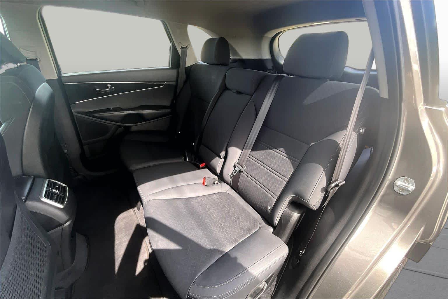 Used 2016 Titanium Silver Kia LX image 19