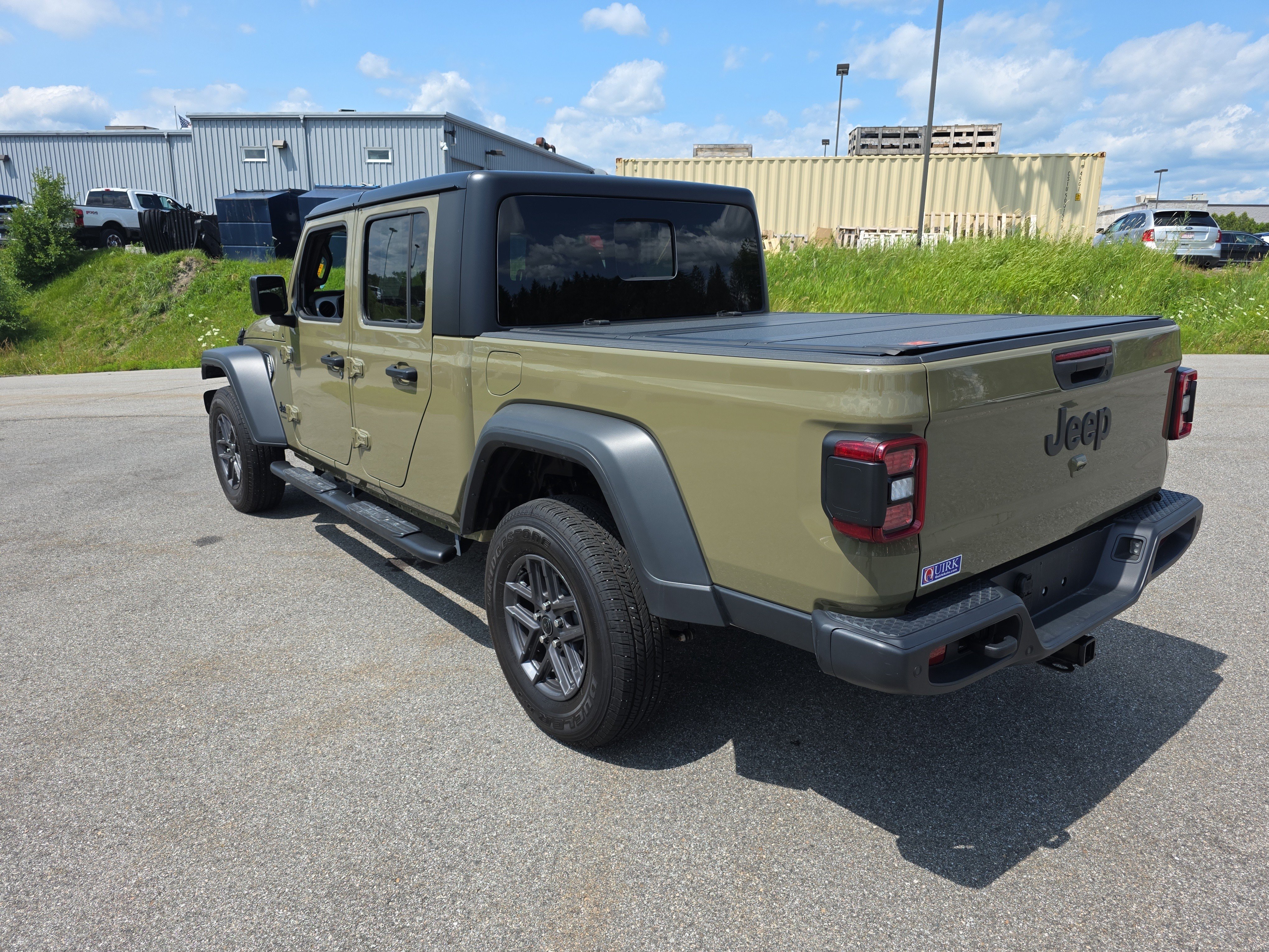 Used 2025 41 Jeep Sport S image 3