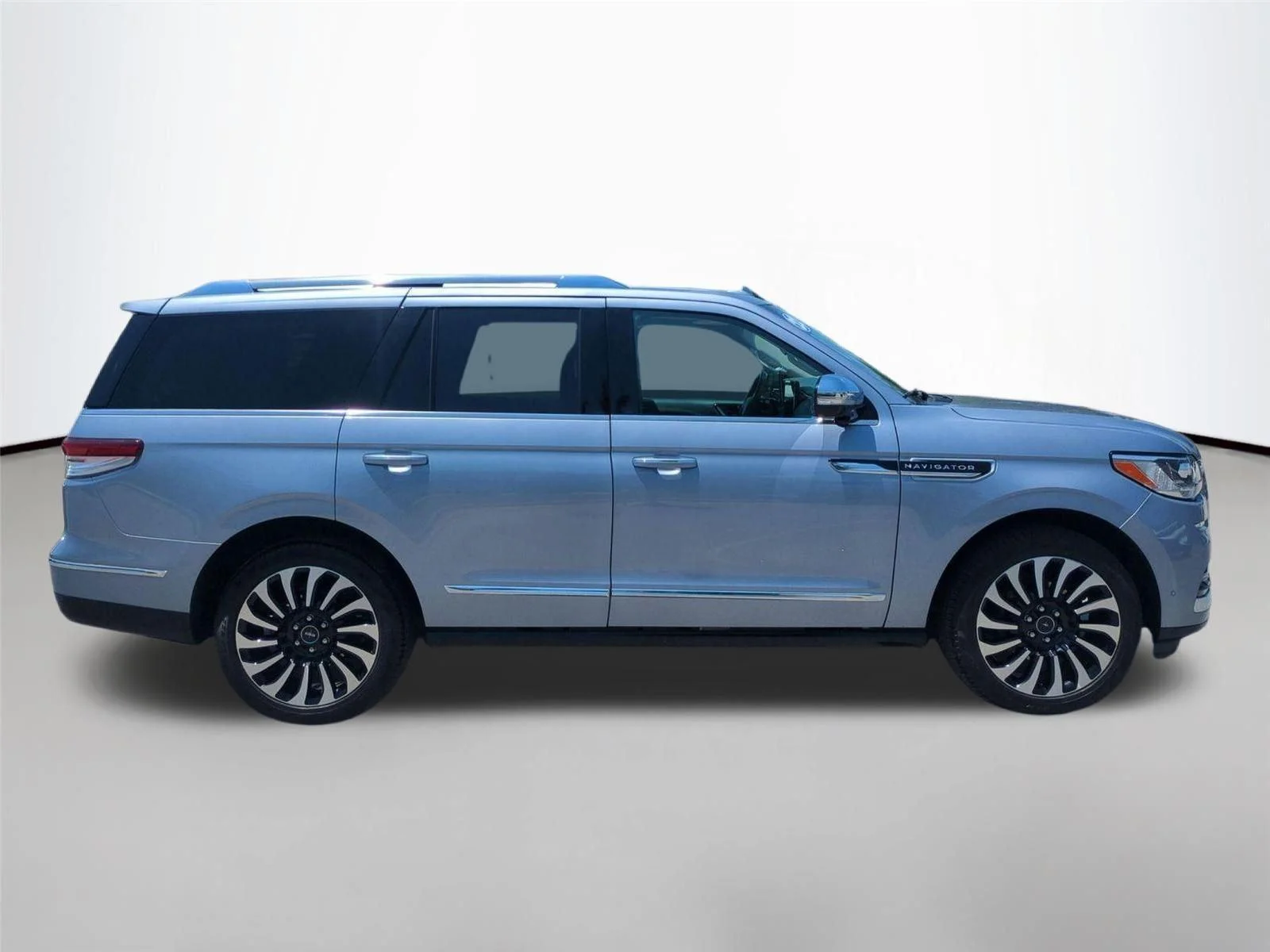 Used 2022 Chroma Crystal Blue Metallic Premium Colorant Lincoln Black Label image 6