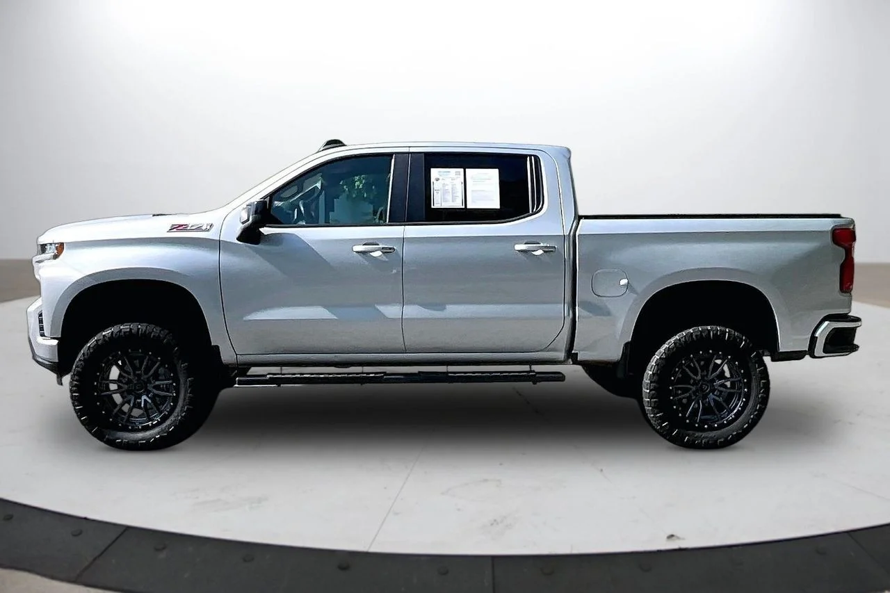Used 2021 Silver Chevrolet RST image 5