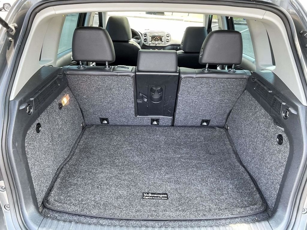 Used 2015 Gray Volkswagen SEL image 11