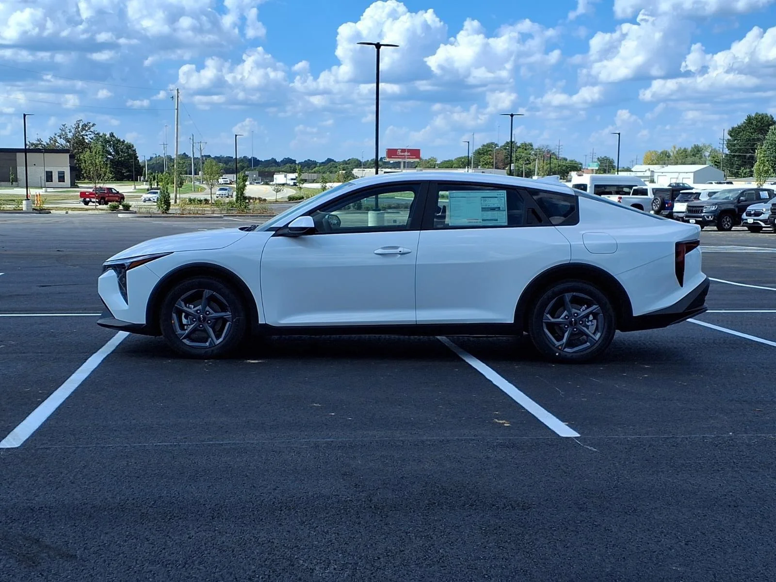 New 2026 Snow White Pearl Kia LXS image 2