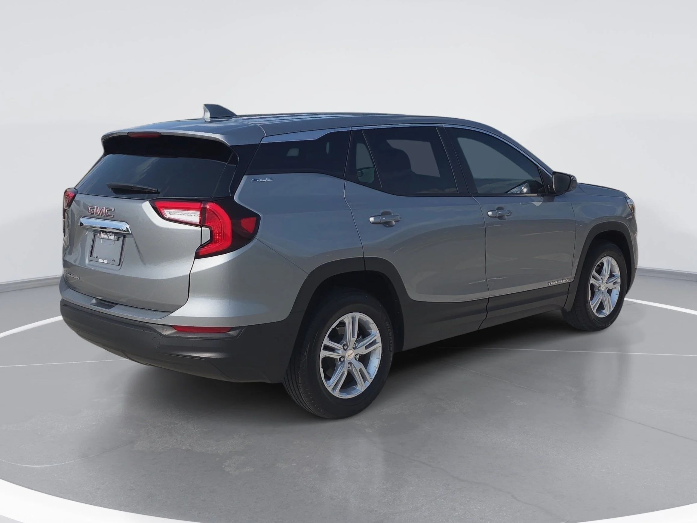 Used 2023 Sterling Metallic GMC SLE image 3