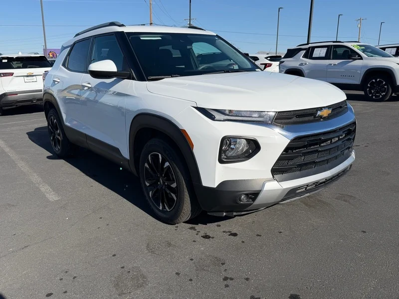 Used 2023 SUMMIT WHITE Chevrolet LT image 1