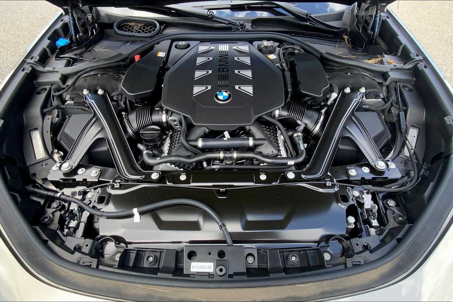 2025 BMW 7 Series 760i - Photo 16