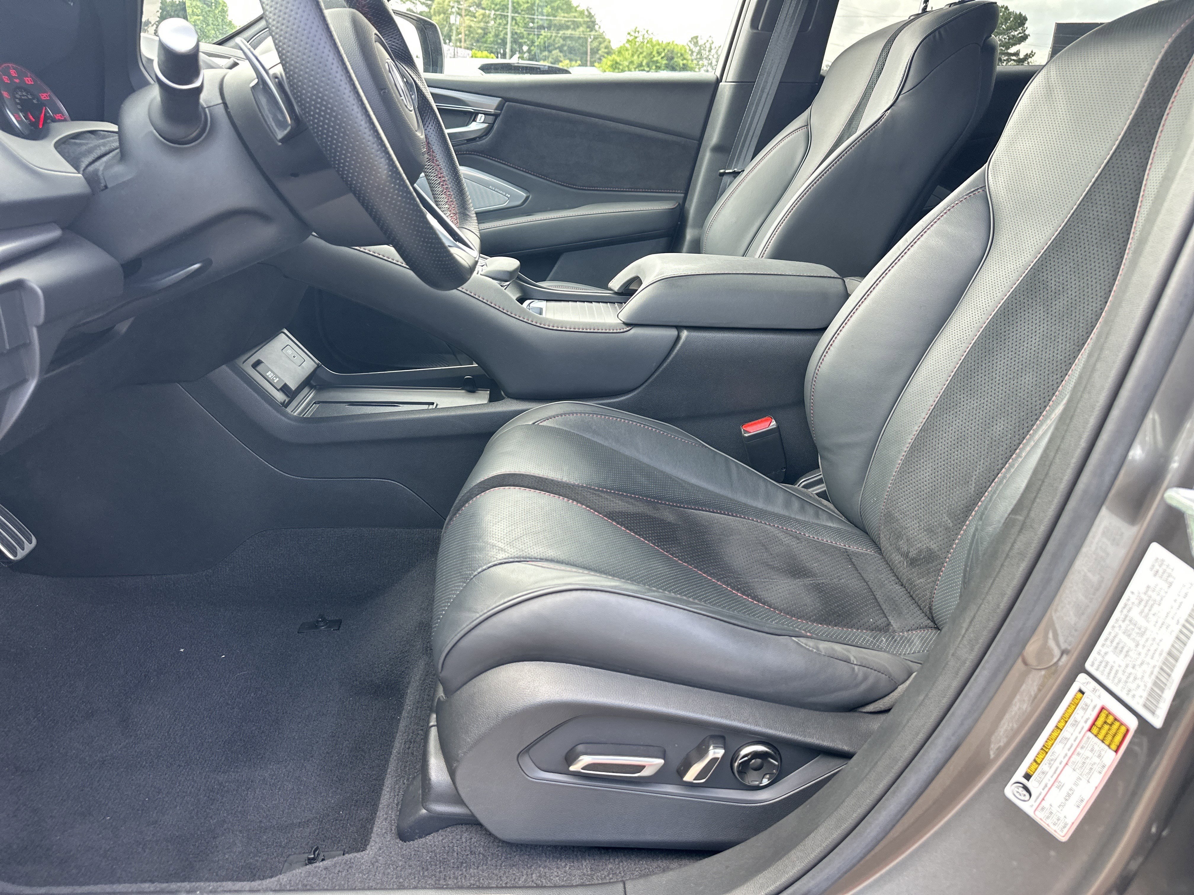 Used 2024 Liquid Carbon Metallic Acura w/A-Spec Package image 9